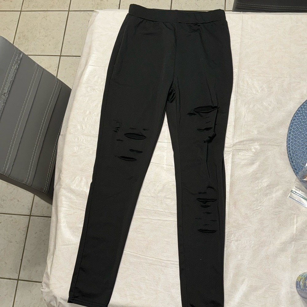 Black leggings with slits